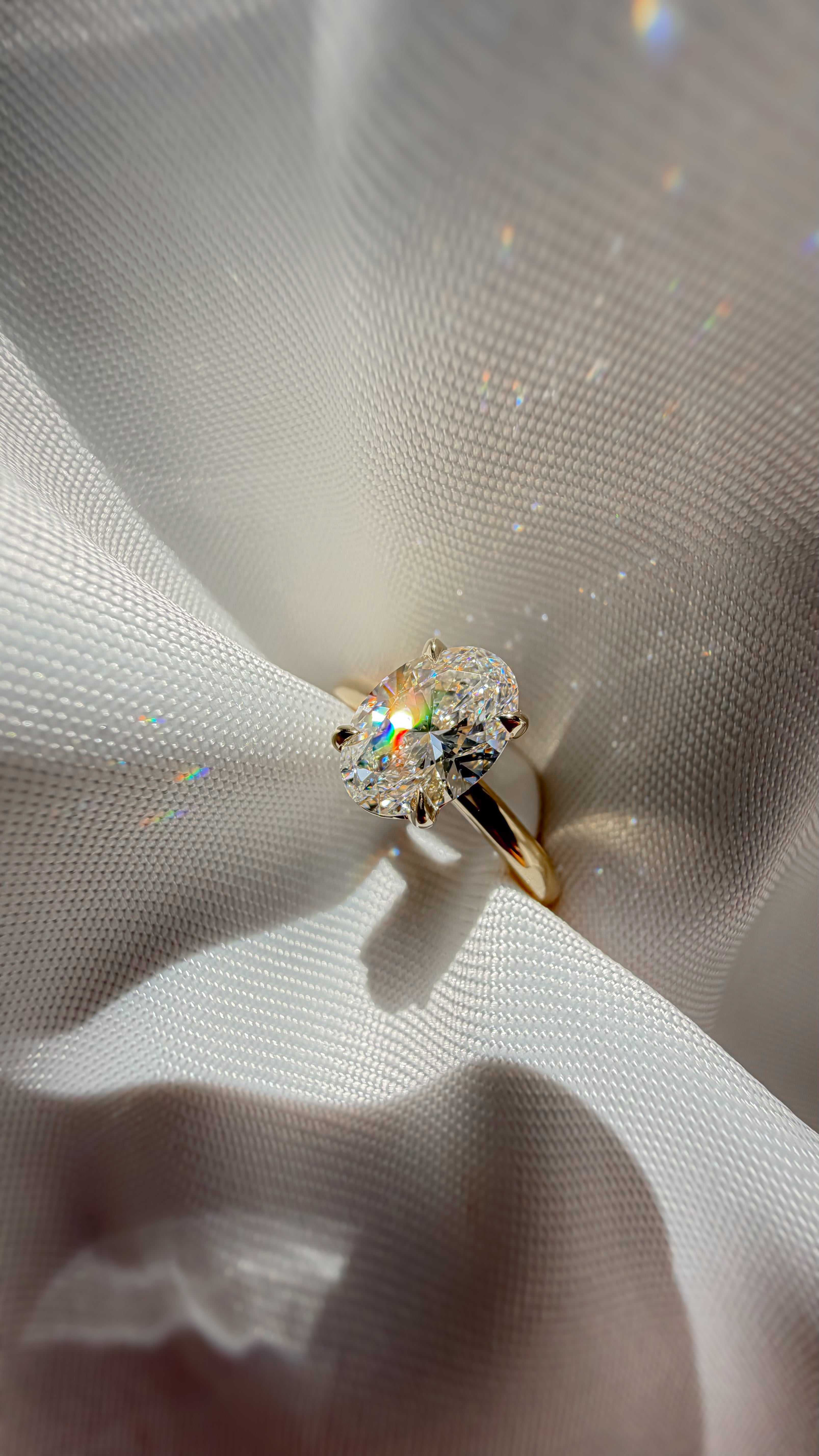 Gold Engagement ring with diamond 
